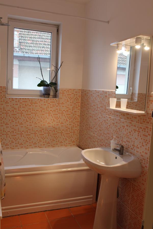 Aqua Apartments Сату Маре Екстериор снимка